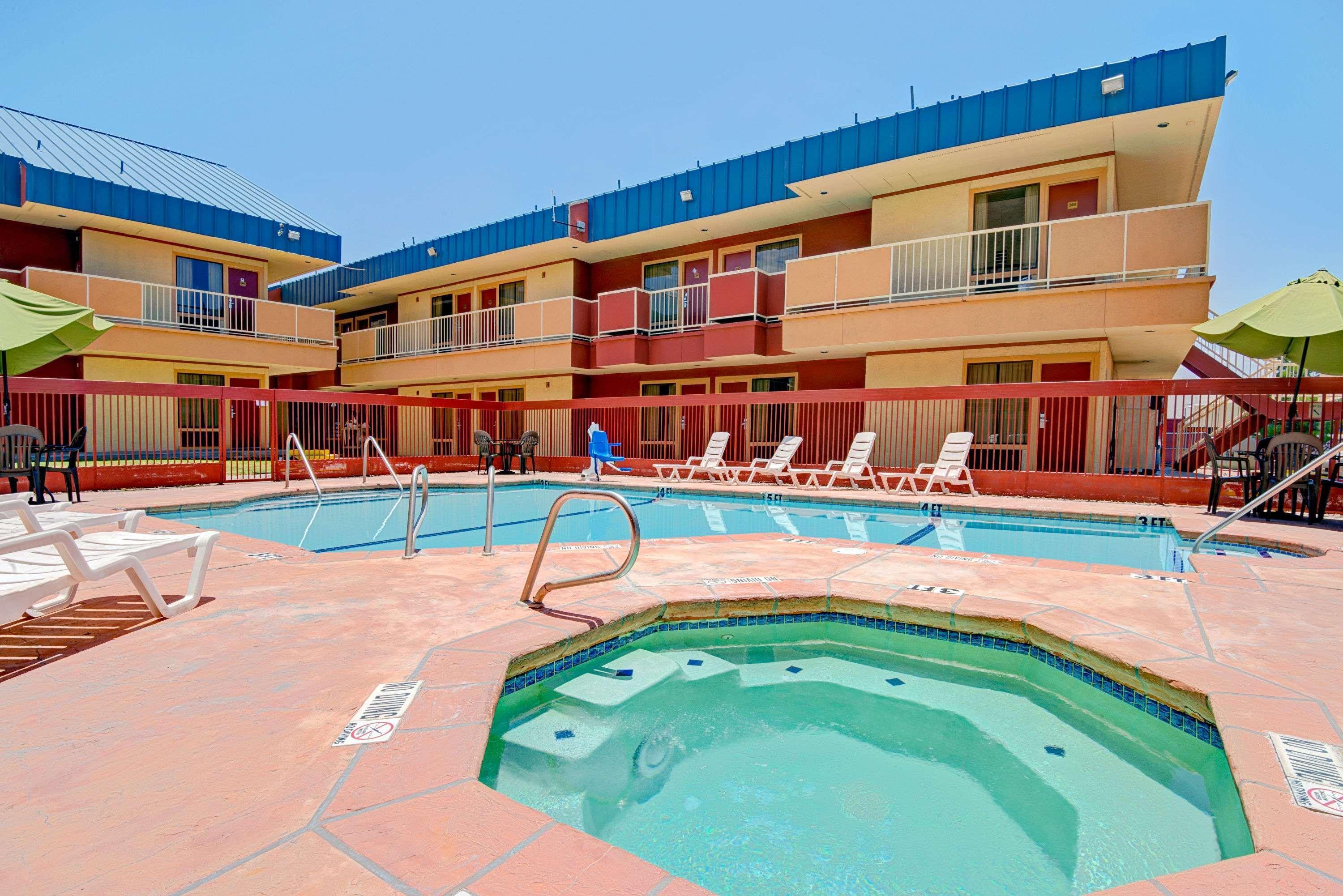 Hotel Ramada By Wyndham El Paso Exterior foto