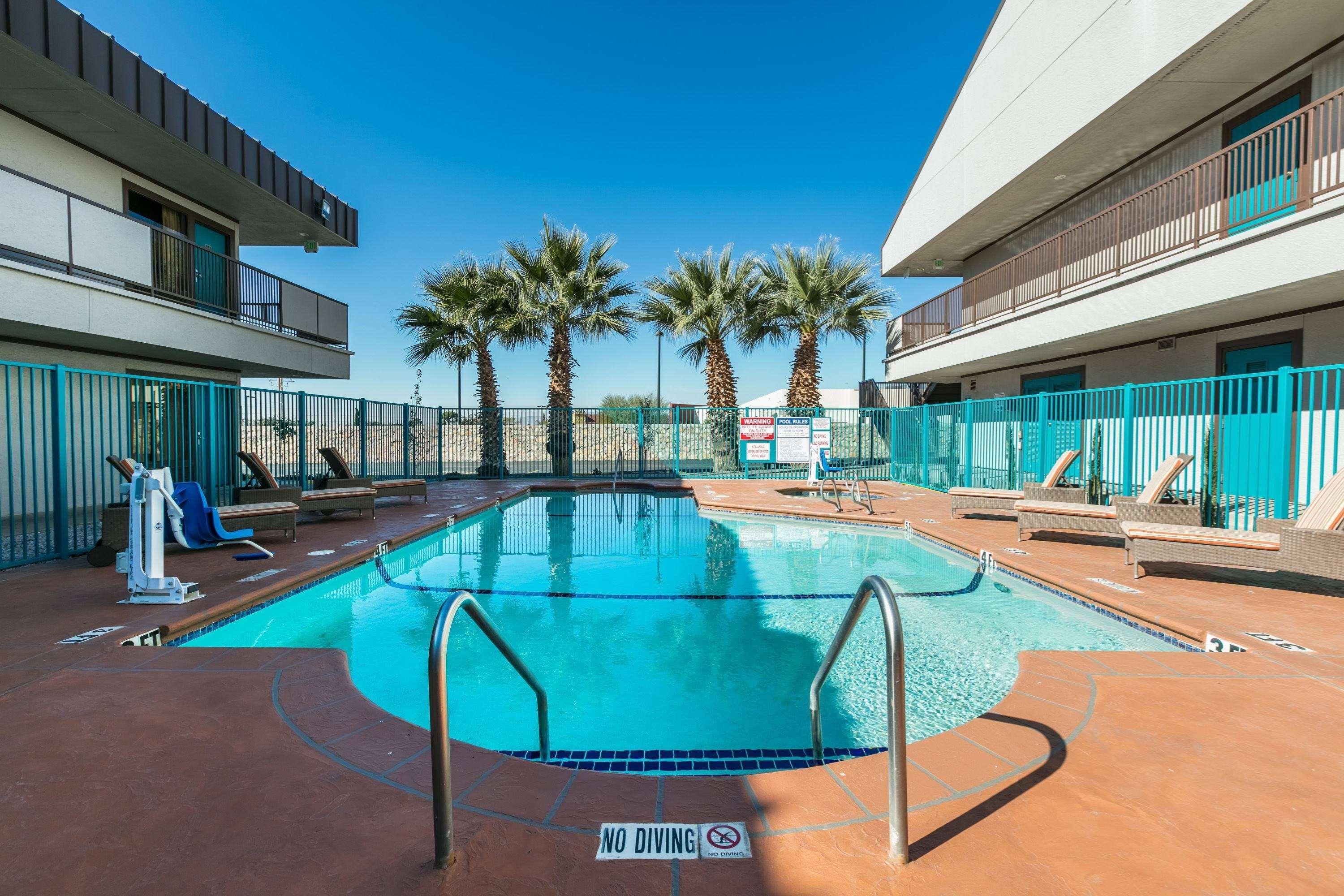 Hotel Ramada By Wyndham El Paso Exterior foto