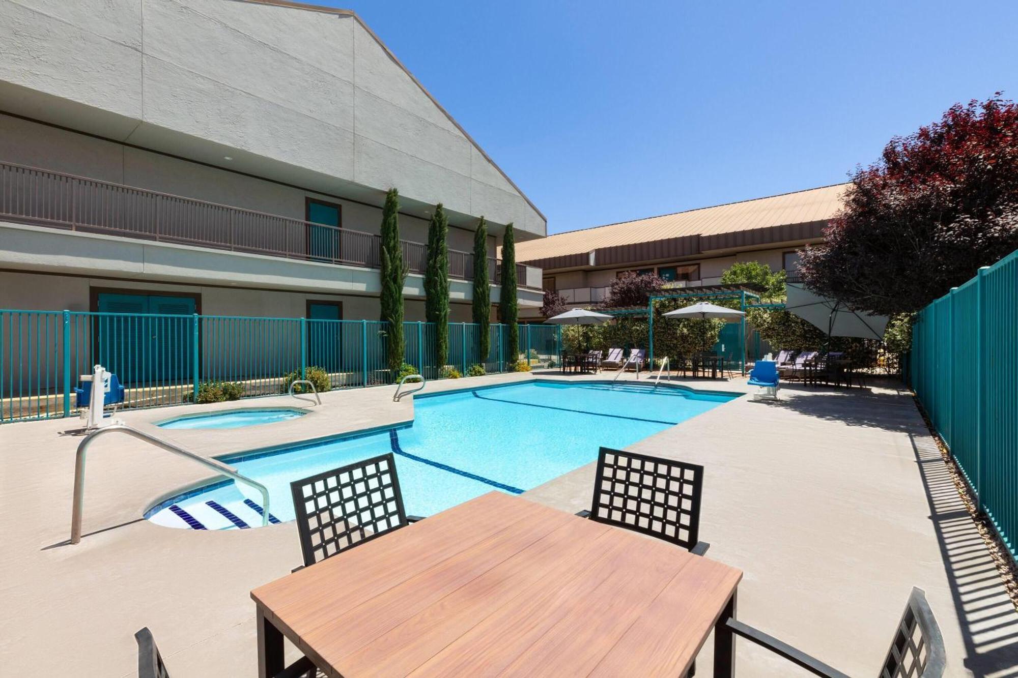 Hotel Ramada By Wyndham El Paso Exterior foto
